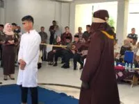 Dua Mahasiswa Homoseksual Dicambuk 82 Kali