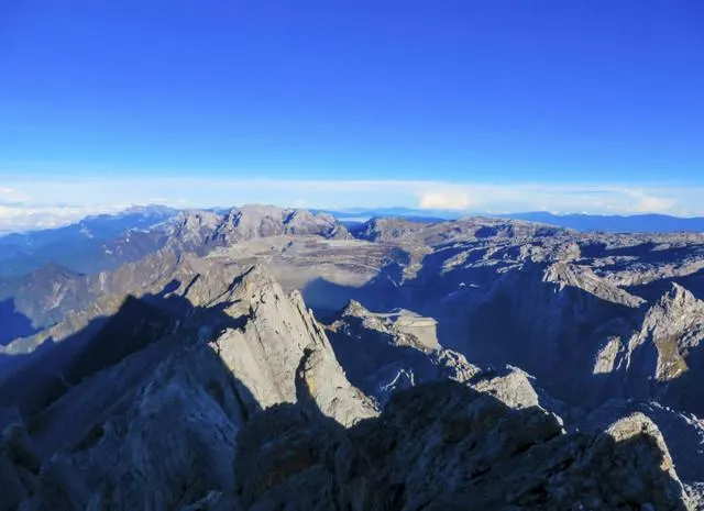 Dua Pendaki Perempuan Asal Indonesia Tewas di Puncak Carstensz Pyramid