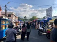 Masyarakat Banda Aceh Berburu Takjil Jelang Berbuka