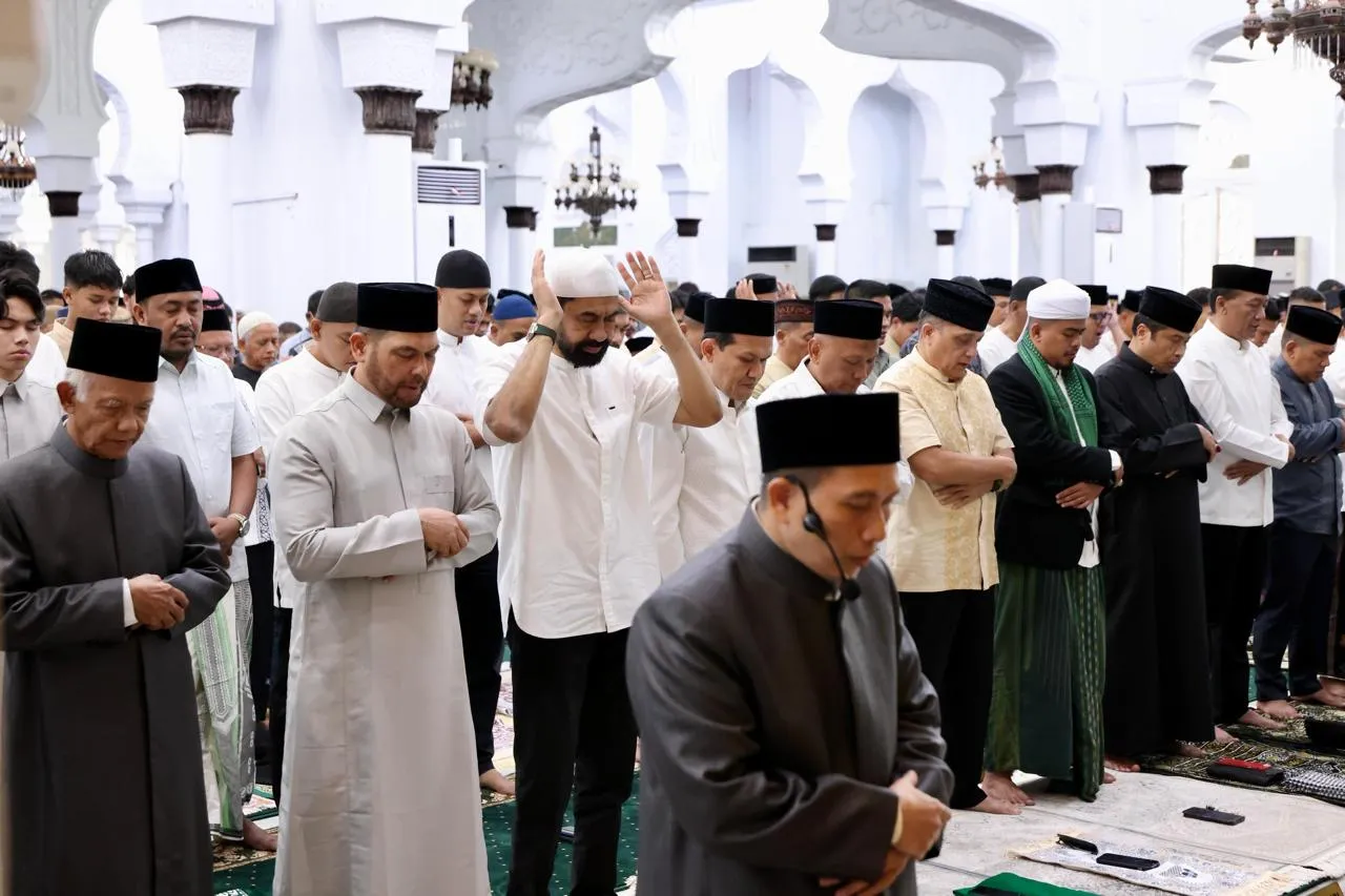 Mualem Salat Idul Fitri di Masjid Raya Baiturrahman Banda Aceh