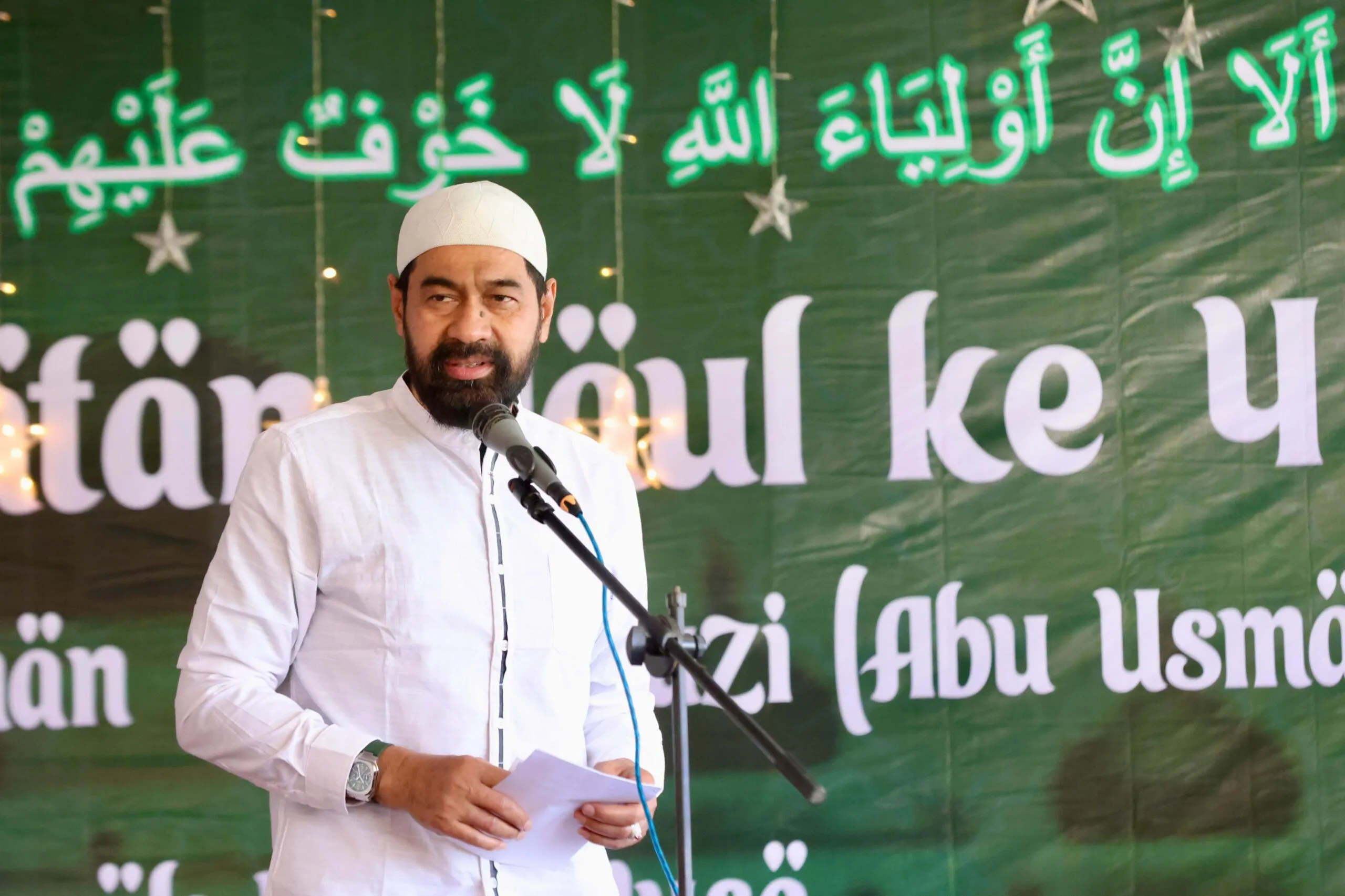 Mualem Siap Bantu Pembangunan Masjid Seribu Tiang di Aceh Barat