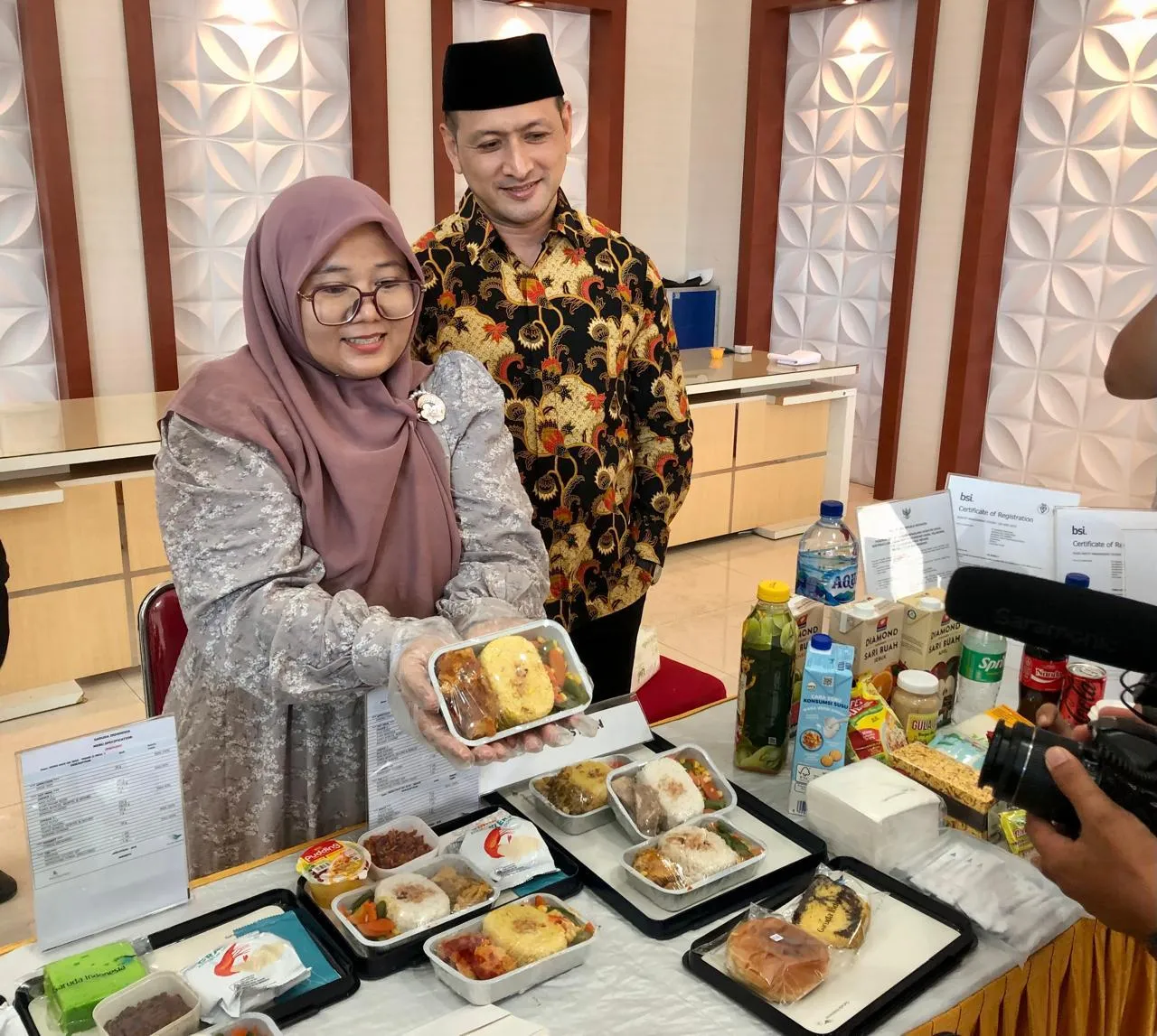 Makanan Khas Aceh Jadi Menu Utama Jamaah Haji Asal Aceh Selama Penerbangan