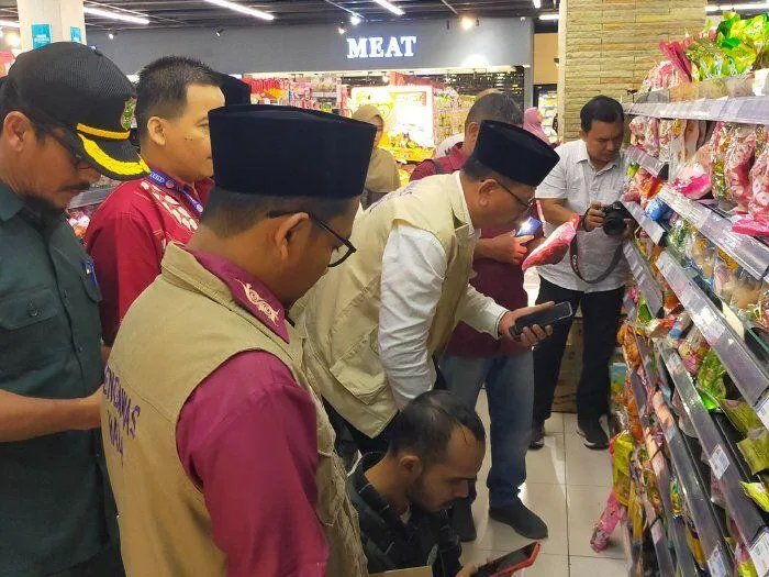 Sidak Minimarket, LPPOM Temukan 9 Produk Mengandung Babi, Ada yang Bersertifikat Halal