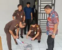 Dua Tersangka Perdagangan Satwa Dilindungi Diserahkan kepada JPU Kejari Aceh Besar