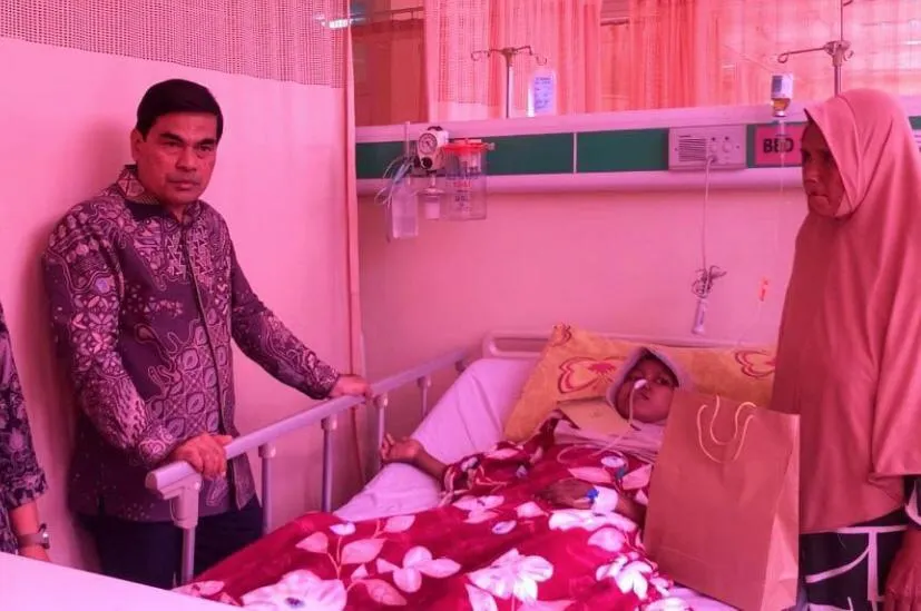 Siti Maisura, Mahasiswi UIN Ar-Raniry Terbaring Sakit di Semester Akhir Akibat Penyakit Paru-Paru Langka