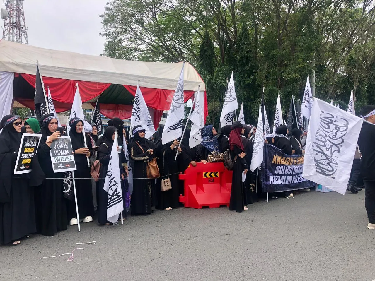 Warga Banda Aceh Serukan Boikot Produk Pendukung Israel dalam Aksi Bela Palestina