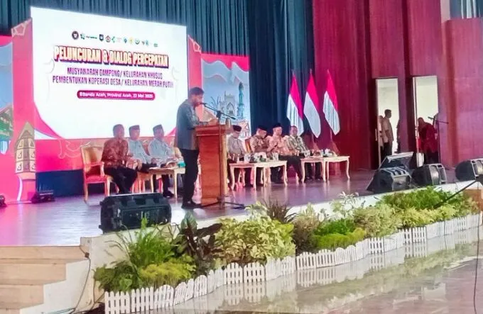 Hadiri Peluncuran Koperasi Merah Putih Bersama Wamenkop, Mualem Ingatkan Para Keuchik Agar Amanah