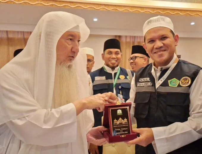 Wagub Aceh Hadiri Pembagian Dana Wakaf Habib Bugak di Mekkah