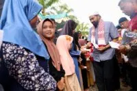 Dari Aceh Barat, Nagan Raya Hingga Abdya, Mualem Santuni 3.000 Anak Yatim
