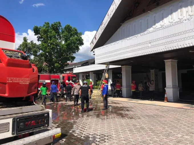 Salah Satu Ruangan di Gedung DPRA Terbakar