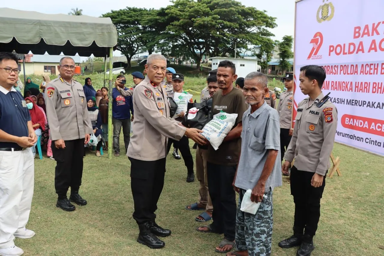 Wakapolda Aceh Salurkan 500 Paket Sembako di Komplek Buddha Tzu Chi Neuheun
