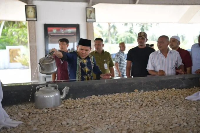 Wakil Gubernur Aceh Ziarah ke Makam Habib Bugak, Ulama Aceh Abad Ke-18