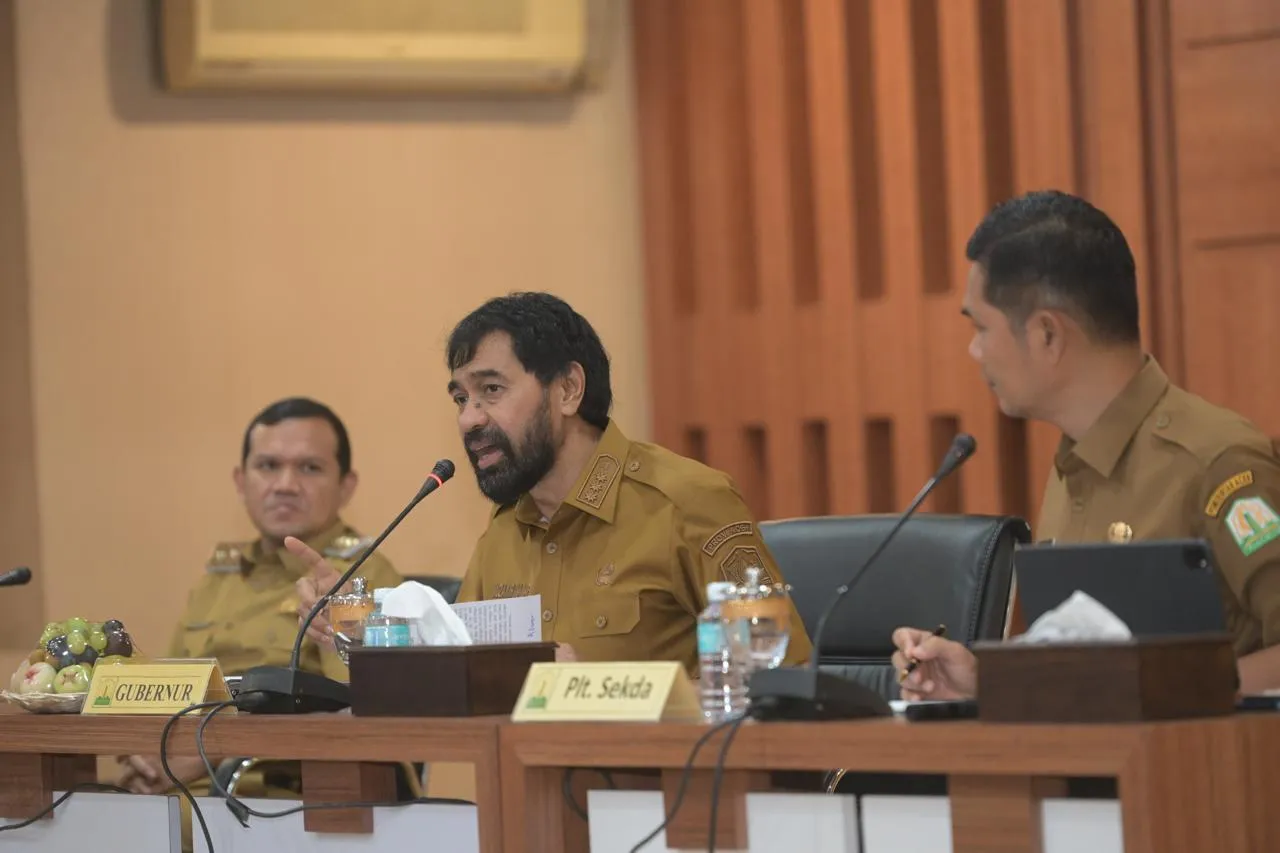 Mualem Pimpin Rapim, Dorong Percepatan Realisasi APBA 2025
