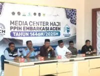 Keluarga yang Jemput Jemaah Haji Diminta Pakai Masker