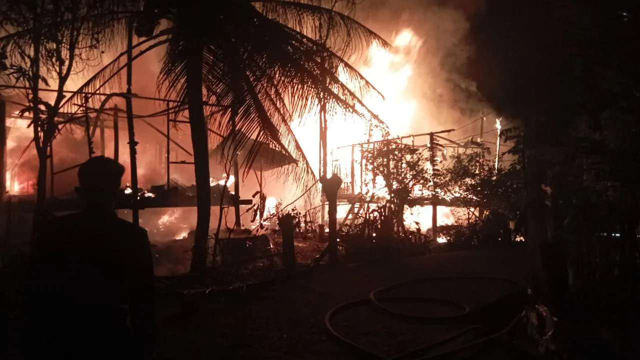 Lima Rumah Warga di Suka Makmur Ludes Terbakar, Korban Diungsikan ke Teratak Darurat