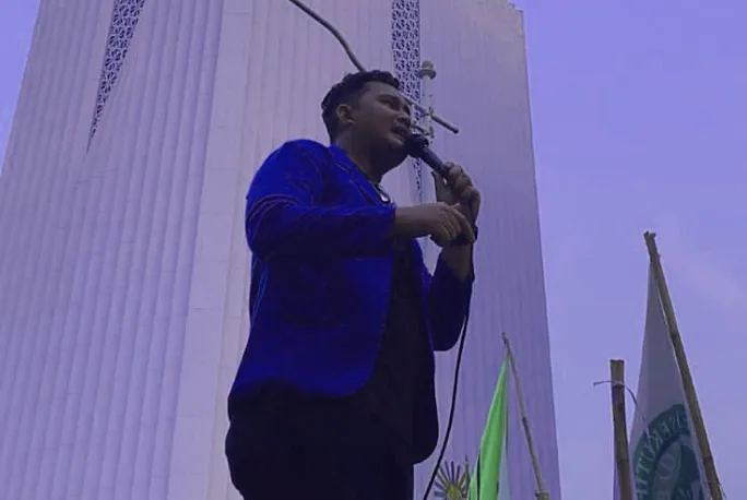 Tolak Pendirian Batalyon Baru di Aceh, Presma UIN Ar-Raniry Orasi di Depan Istana Presiden