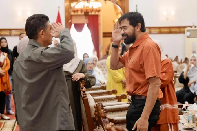 Mualem Terima Silaturahmi Kapolda Baru