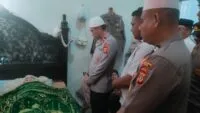 Kapolda Aceh Melayat ke Rumah Duka Istri Personel Polres Pidie