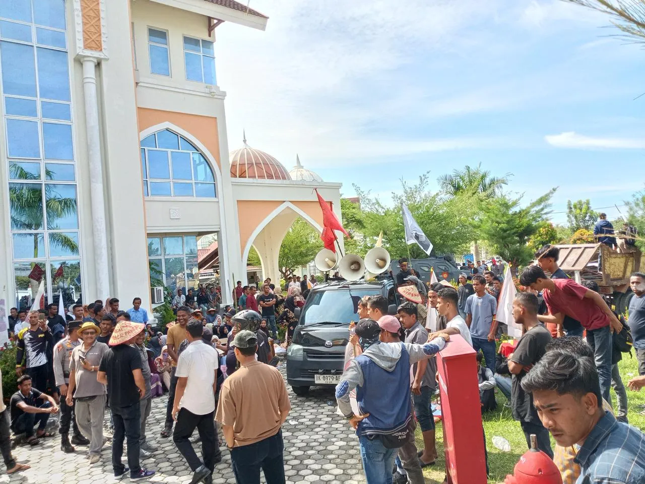 Ratusan Petani Duduki Kantor Bupati Aceh Utara, Minta Selesaikan Sengketa Tanah HGU PTPN IV