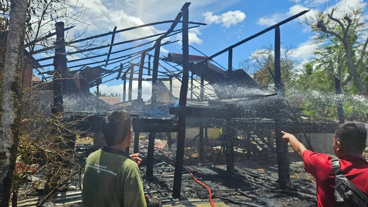 Enam Bangunan di Aceh Besar Dilalap Api, Warga Kehilangan Harta Benda