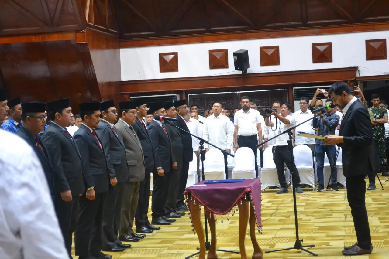 Mualem Lantik 9 Pejabat Eselon II di Anjong Mon Mata