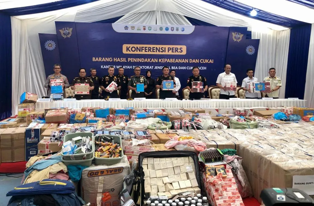 Bea Cukai Aceh Bakar Barang Ilegal Bernilai Miliaran, Kerap Diselundupkan Melalui Ekspedisi dan Pelabuhan Tikus
