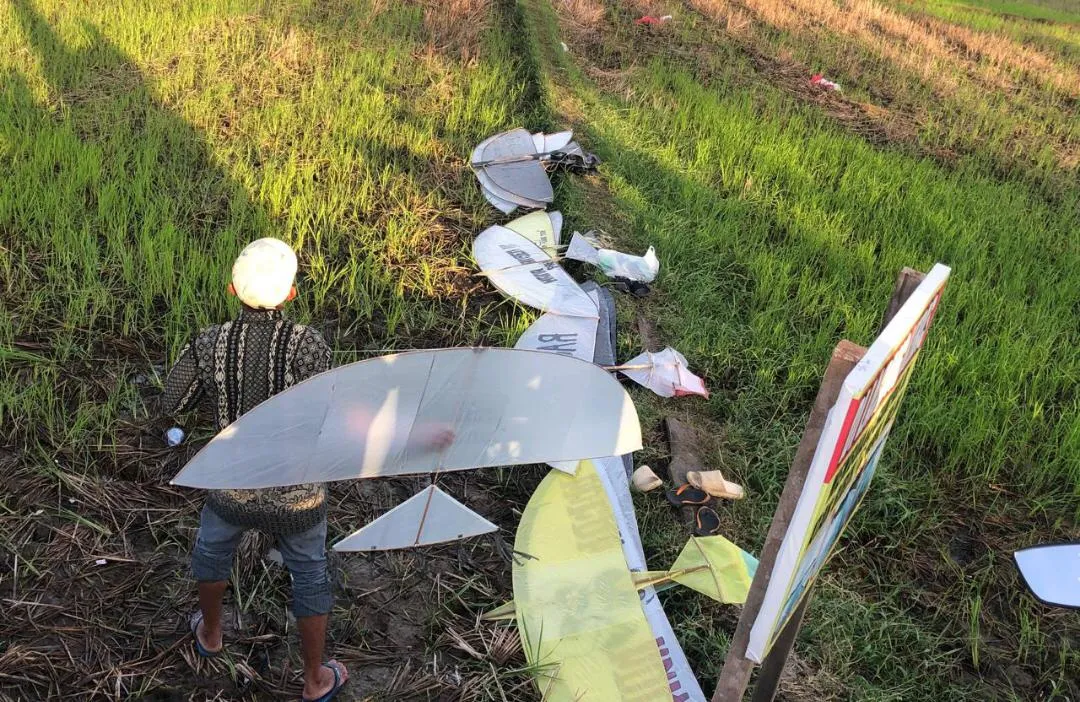 Main Layang-Layang di Kawasan Bandara SIM Didenda Rp1 Miliar