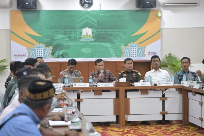 Wagub Pimpin Rapat Bahas Solusi Pembayaran Tanaman Tanam Tumbuh di Proyek Tol Padang Tiji–Seulimeum