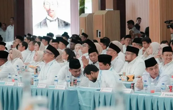 Keakraban Mualem dan Boby di Acara Taklimat Gerindra