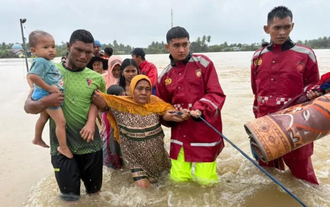 Polda Aceh Kerahkan Personel untuk Bantu Korban Banjir