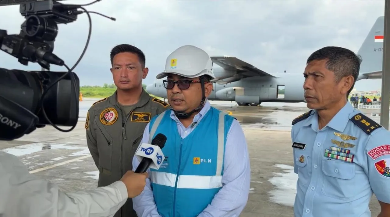 Banjir Rusak 12 Tower Transmisi, PLN Kerahkan Ratusan Personel dan Alat Berat untuk Pulihkan Listrik Aceh