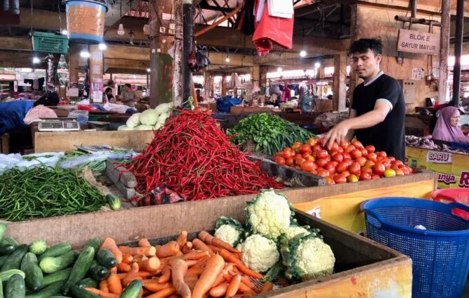 Jalur Pasok Terputus, Harga Bahan Dapur di Aceh Melonjak Tajam