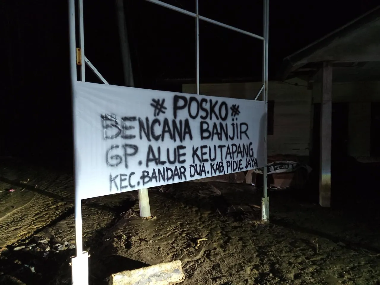 Selain Logistik Makanan, Warga juga Membutuhkan Alat Berat untuk Normalisasi