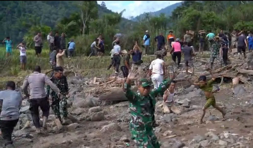 Warga Lokop, Peunaron, dan Simpang Jernih Saling Bantu Karena Belum Terima Bantuan Logistik