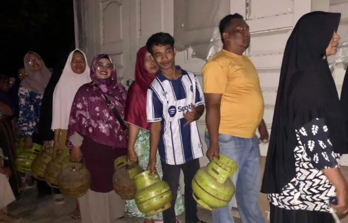 Distribusi Belum Normal, Antrean LPG Masih Mengular di Sejumlah Wilayah