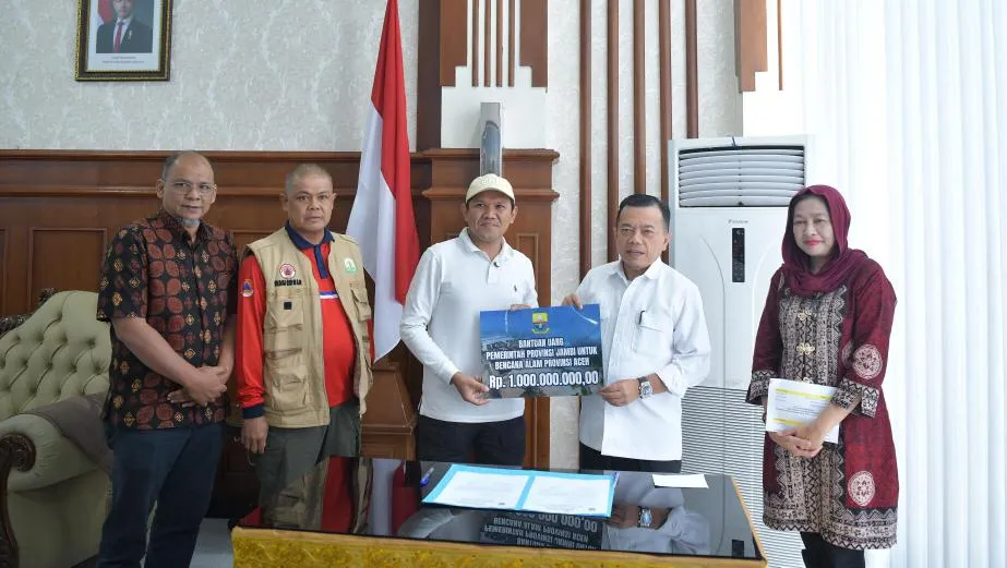 Jambi Kirim Bantuan ke Aceh, Beras 1 Ton, Obat-obatan Rp259 Juta, serta Uang Tunai Rp1 Miliar