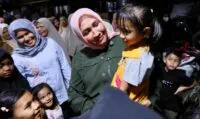 Kedekatan Kak Na dan Anak-anak di Posko Pengungsian