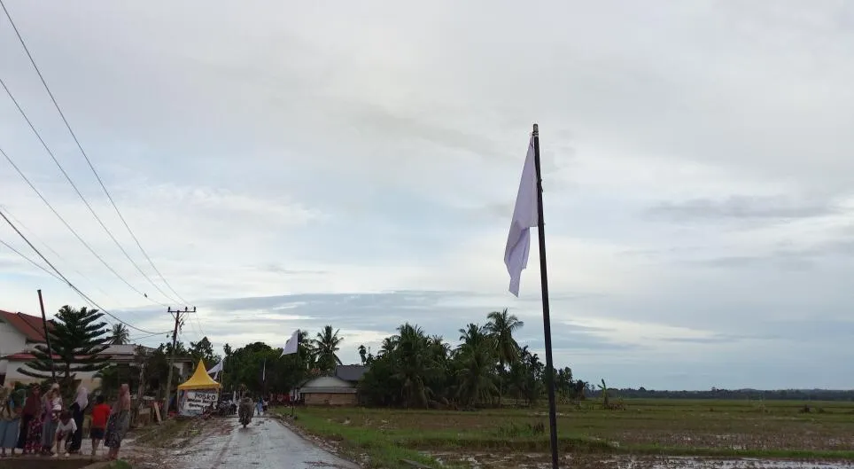 Kondisi Aceh Kian Memprihatinkan, Warga Mulai Kibarkan Bendera Putih di Jalanan