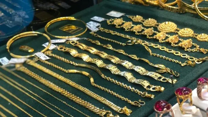 Harga Emas Melambung, Calon Pengantin Tunda Beli Mahar