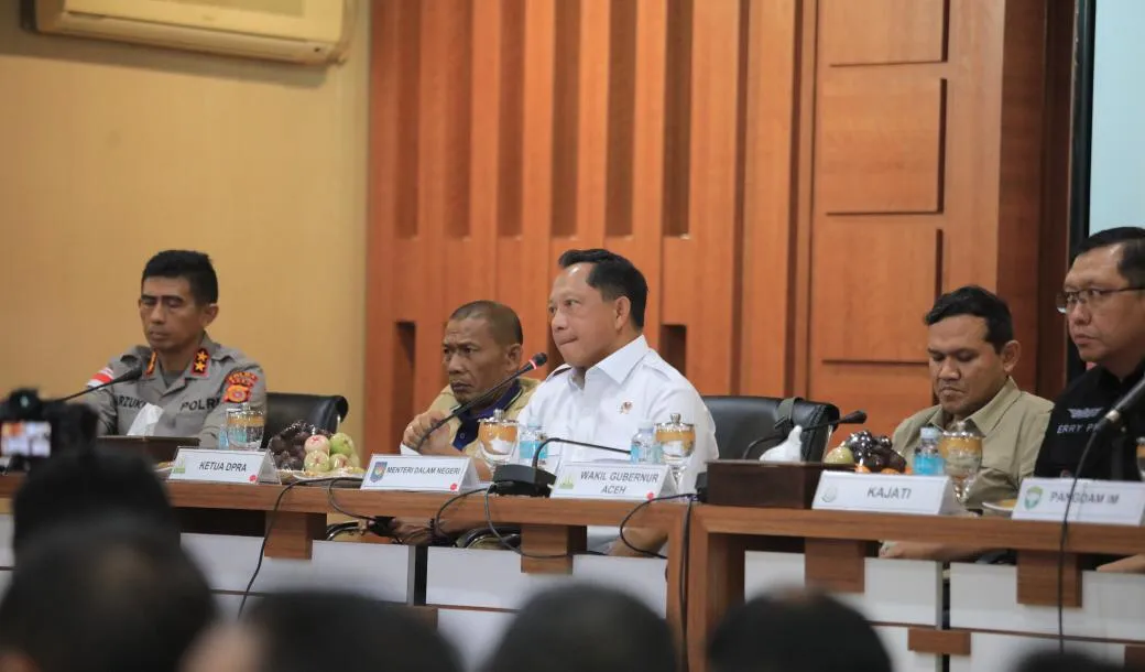 Kayu Gelondongan Pascabencana Boleh Dipakai Bangun Huntara, Ini Kata Mendagri