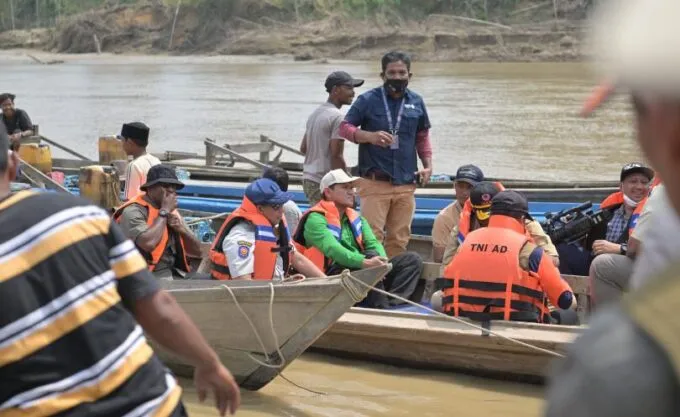Wagub Aceh Dampingi Mendagri Kunjungi Posko Pengungsian di Aceh Utara
