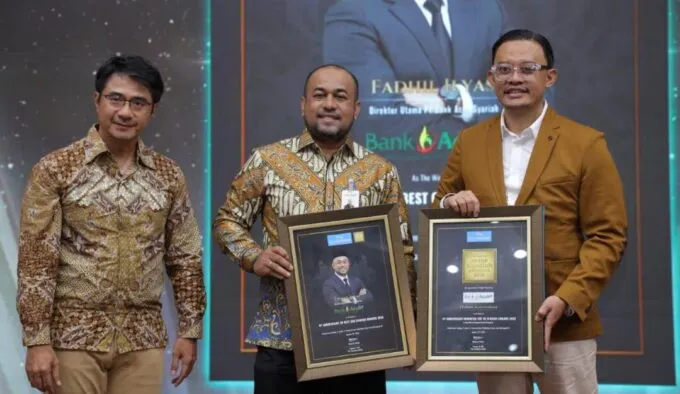 Bank Aceh Raih Top Sharia Regional Bank, Dirut Fadhil Ilyas Dinobatkan Best CEO Syariah