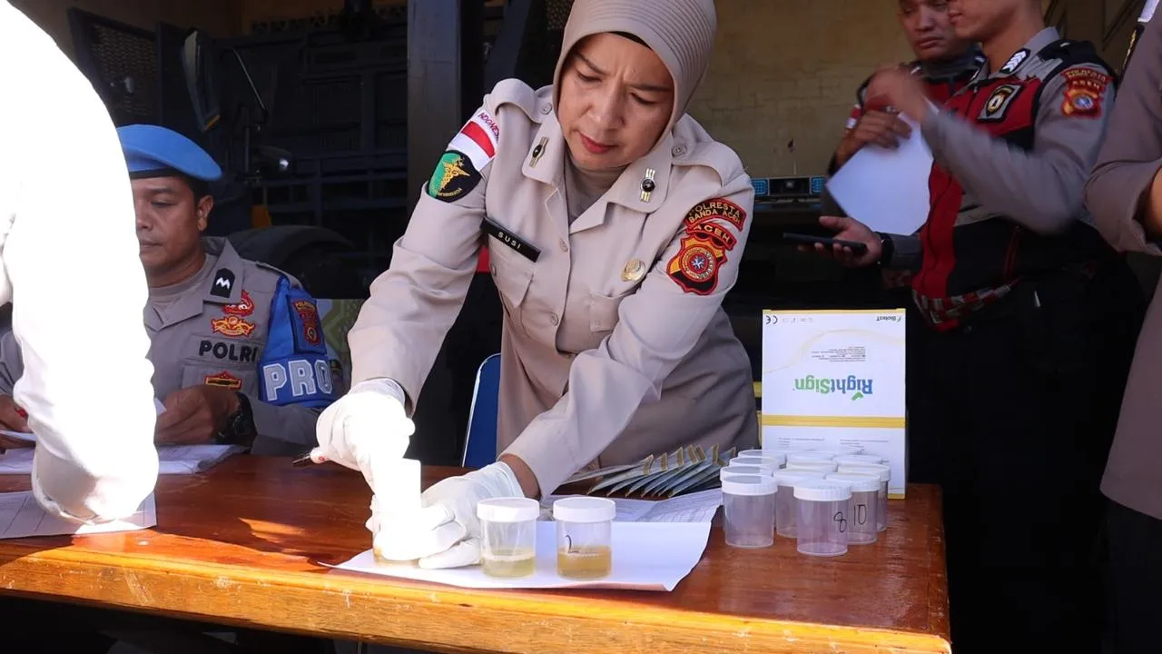 Cegah Penyalahgunaan Narkoba, Sipropam Polresta Banda Aceh Tes Urine Personel