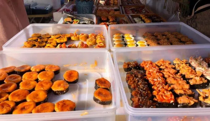 Jajanan Korea Kimbab Jadi Favorit Anak Muda Saat Berbuka