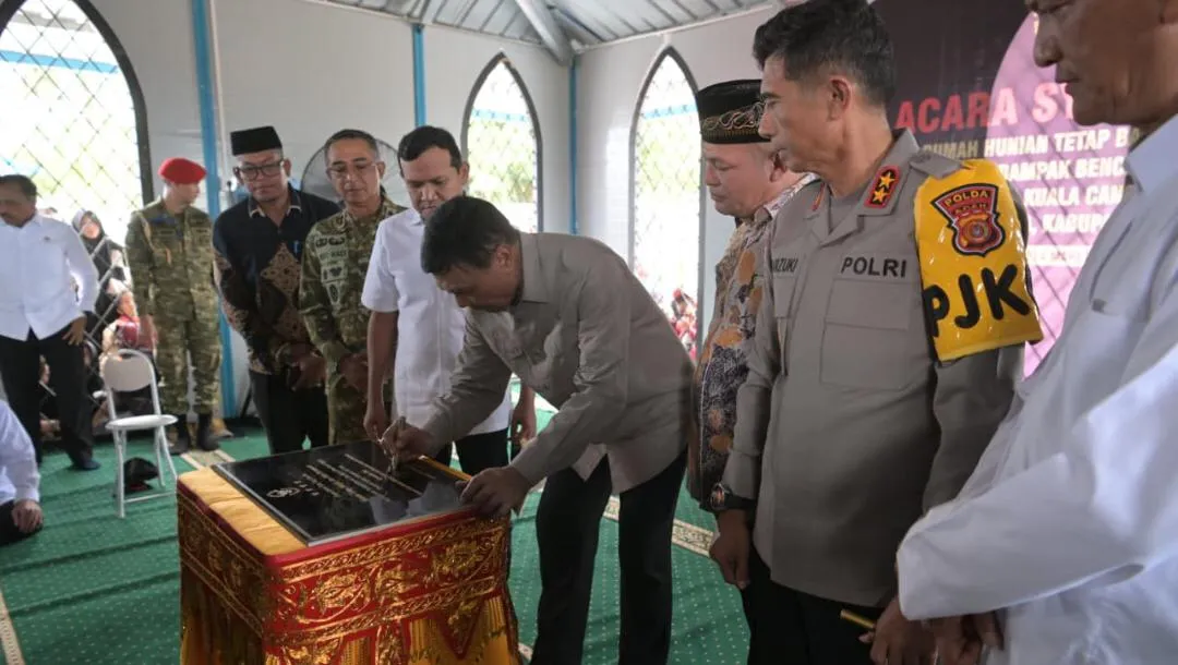 Dek Fadh Dampingi Menko Polkam Resmikan 104 Hunian Tetap di Aceh Utara