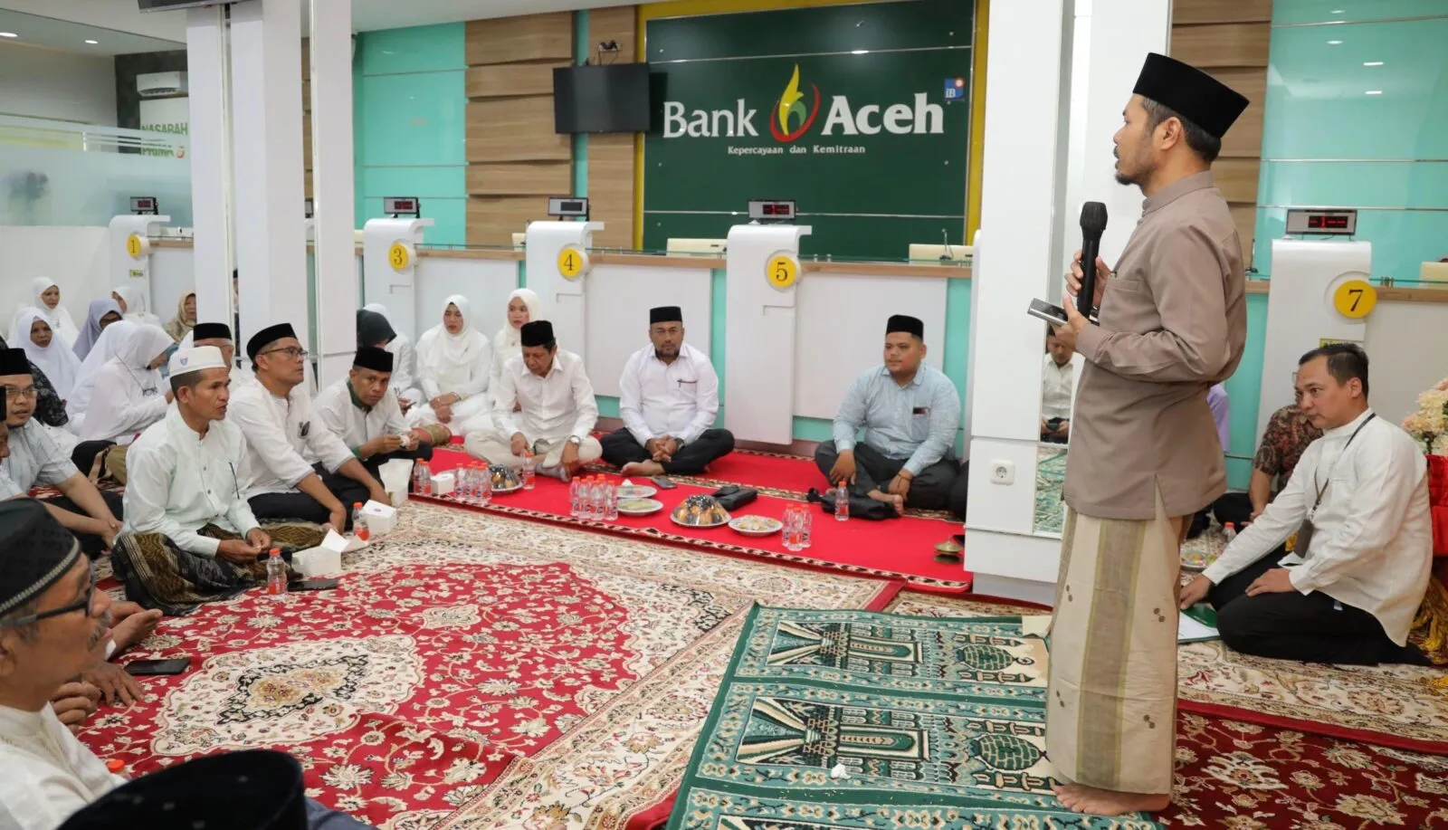 Bank Aceh Perkuat Peran Strategis, Gelar Peusijuk dan Lepas 1.624 Jamaah Calon Haji 2026