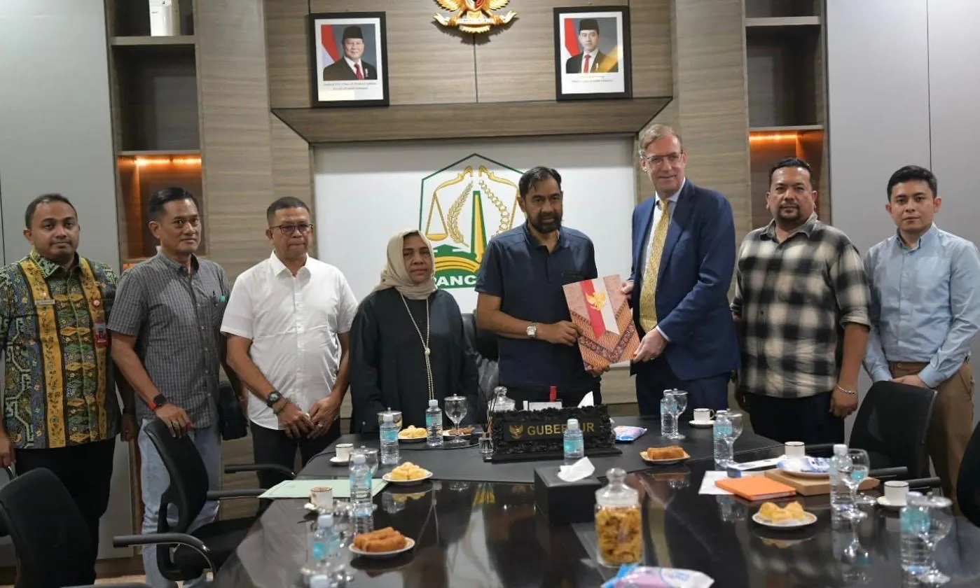 Mualem Sambut Kunjungan Wakil Kepala Perwakilan Kedutaan Belanda di Aceh