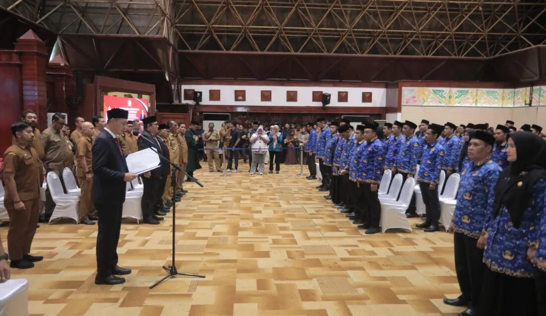 Sekda Aceh Lantik Pejabat Administrator dan Pengawas, Tekankan Percepatan Kinerja Pemerintah