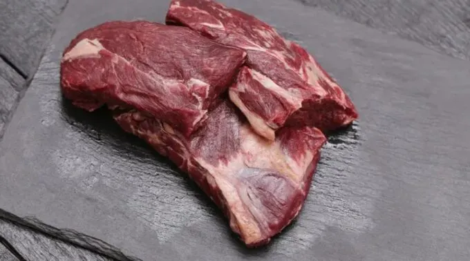 5 Tips Menyimpan Daging Kurban, Tahan Lama dan Tetap Segar Saat Dimasak