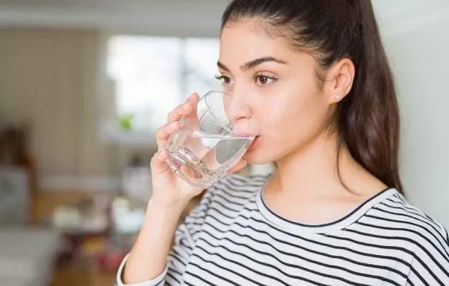 Perbanyak Minum Air Putih Disebut Bisa Bantu Kurangi Risiko Kecemasan